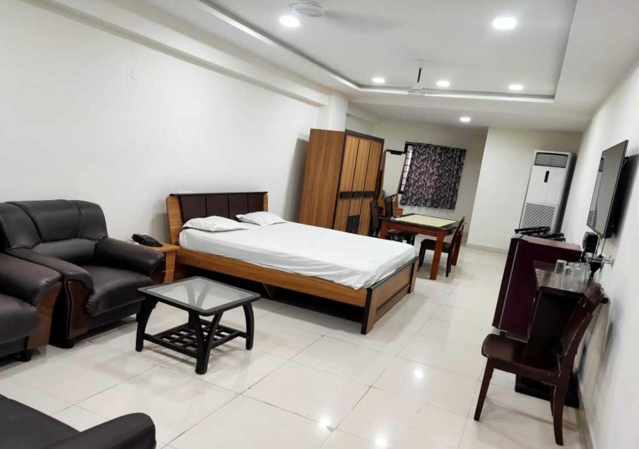 Raichur Hotel Santoshi Hometel المظهر الخارجي الصورة